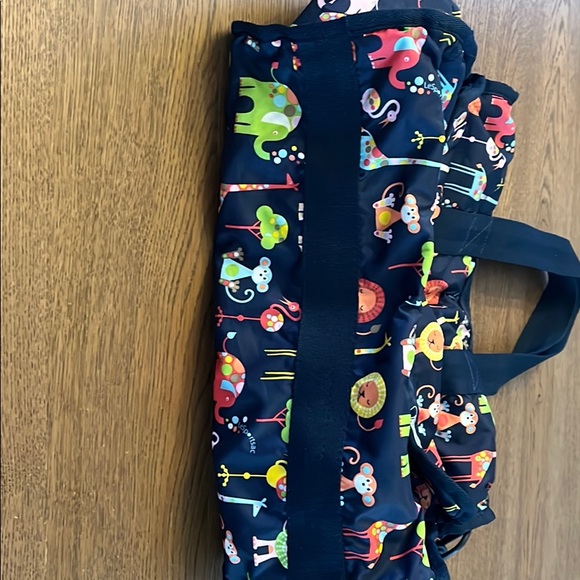 LeSportsac Ryan Baby Bag - zoo cute - Picture 3 of 14